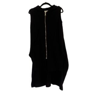 Black Sleeveless Hoodie Vest